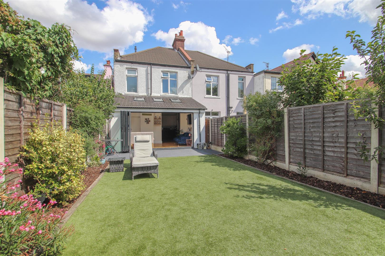 Appointmoor Eastwood Lane South, WestcliffOnSea